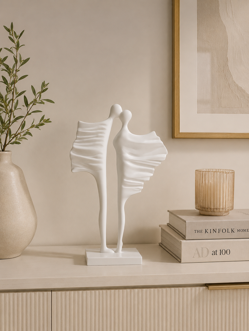 Abstract Couple Love Sculpture – Modern White Resin Romantic Home Decor Figurine
