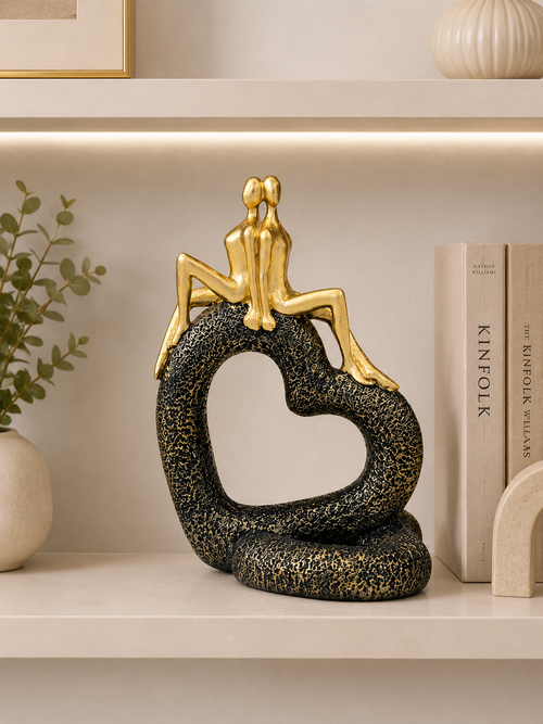 Elegant Golden Couple Heart Sculpture – Luxury Love & Romance Decorative Showpiece