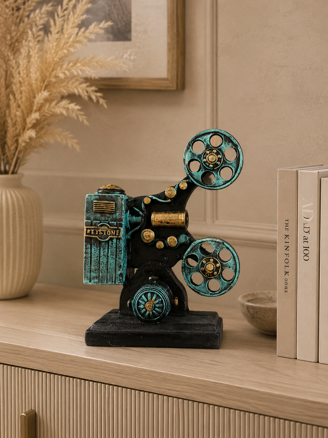 Vintage Movie Projector Decorative Showpiece – Retro Cinema Resin Table Decor