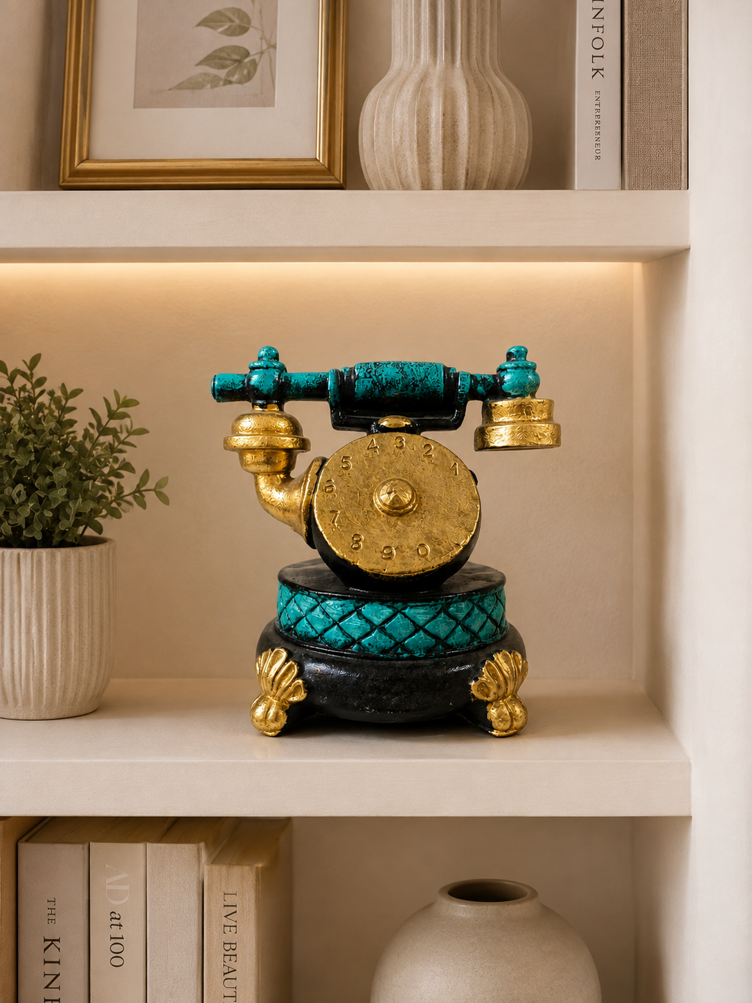 Vintage Telephone Resin Showpiece – Retro Decorative Table Accent