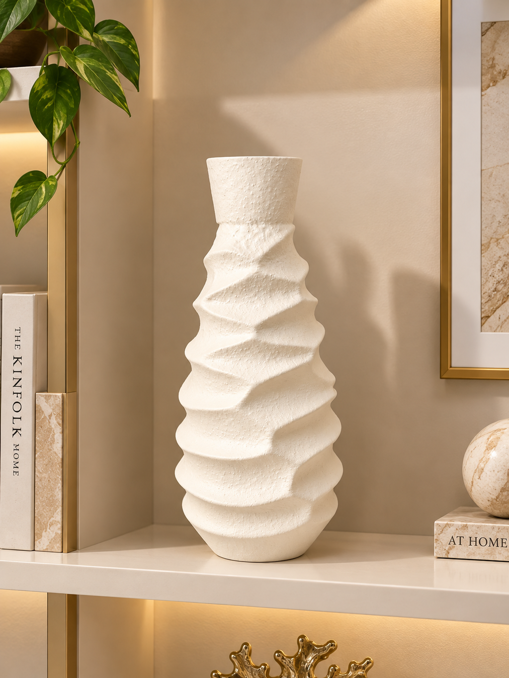 Elegant White Textured Ceramic Vase – Modern Spiral Ribbed Decorative Vase