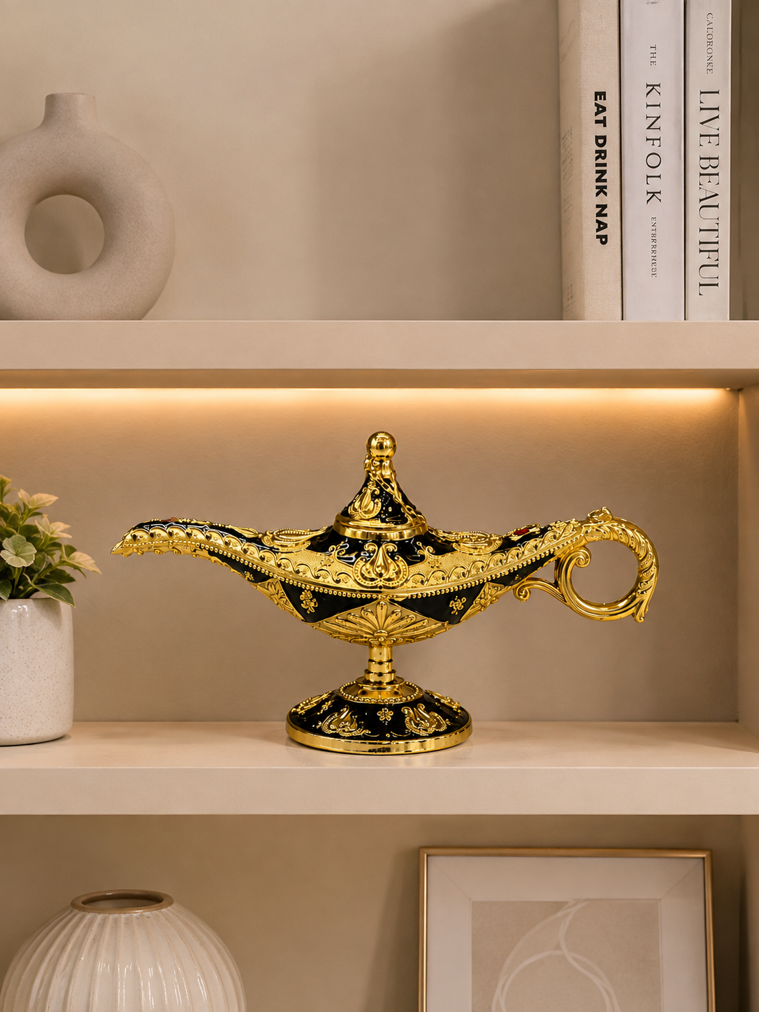 Luxury Black & Gold Aladdin Decorative Showpiece