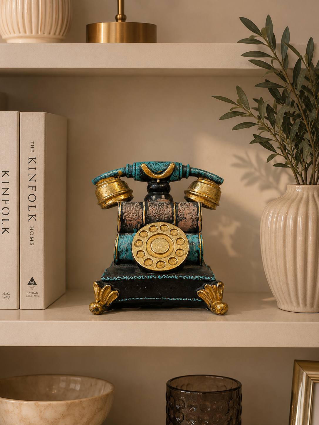 Vintage Rotary Telephone Resin Showpiece – Retro Decorative Table Accent