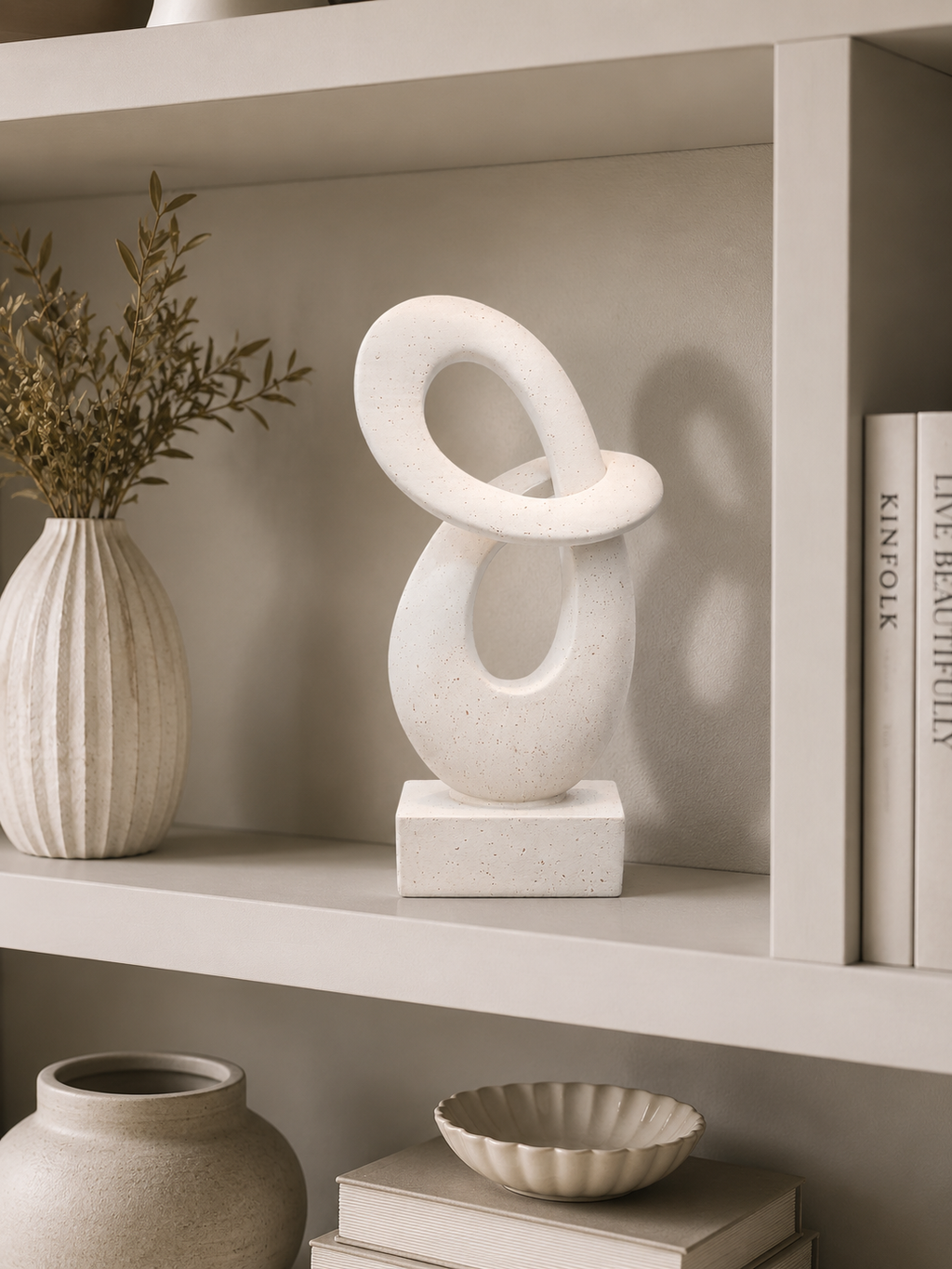 Modern Abstract Loop Sculpture – Minimalist Resin Table Decor