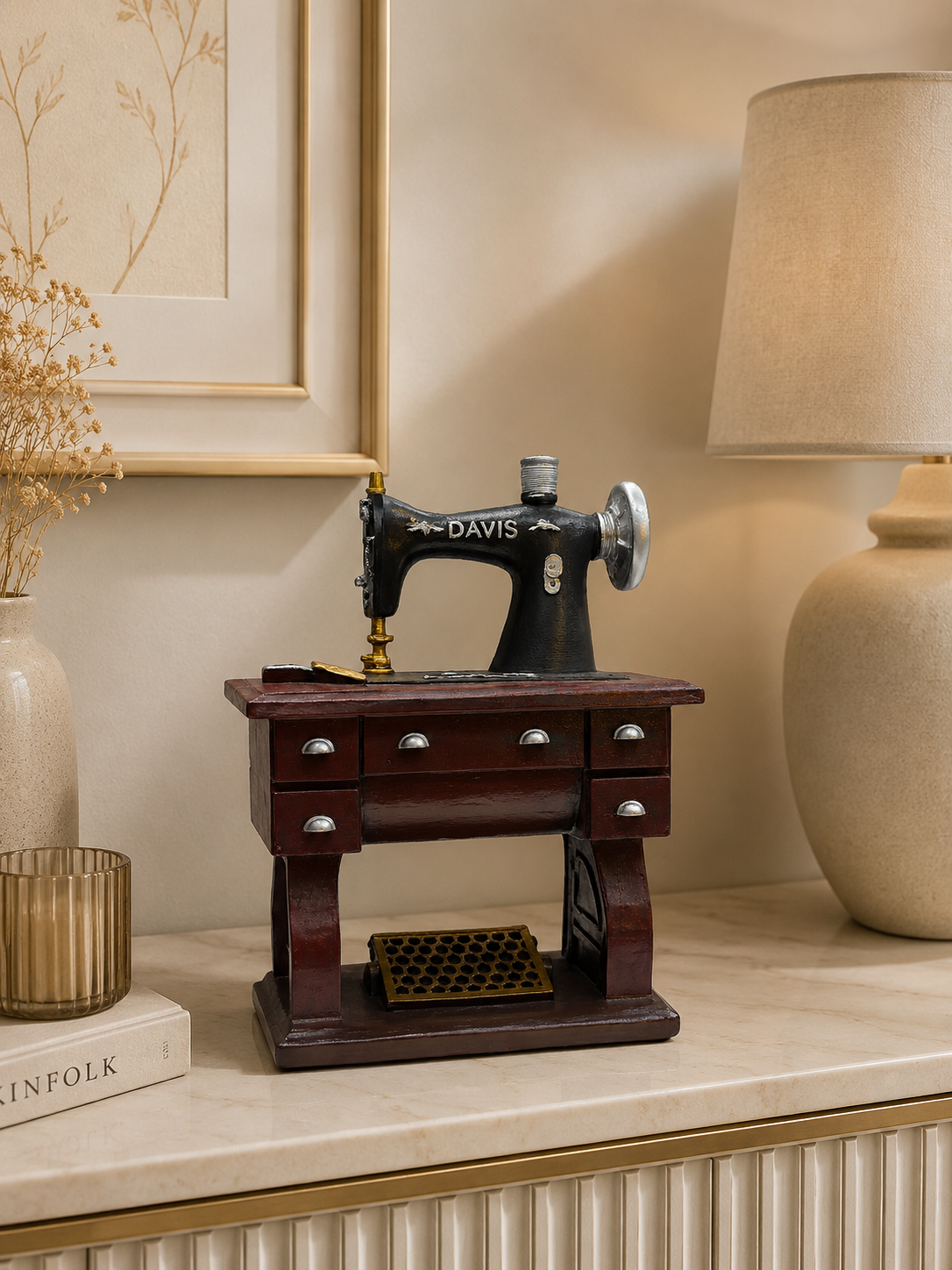 Vintage Sewing Machine Decorative Showpiece – Retro Tailor Table Resin Home Decor