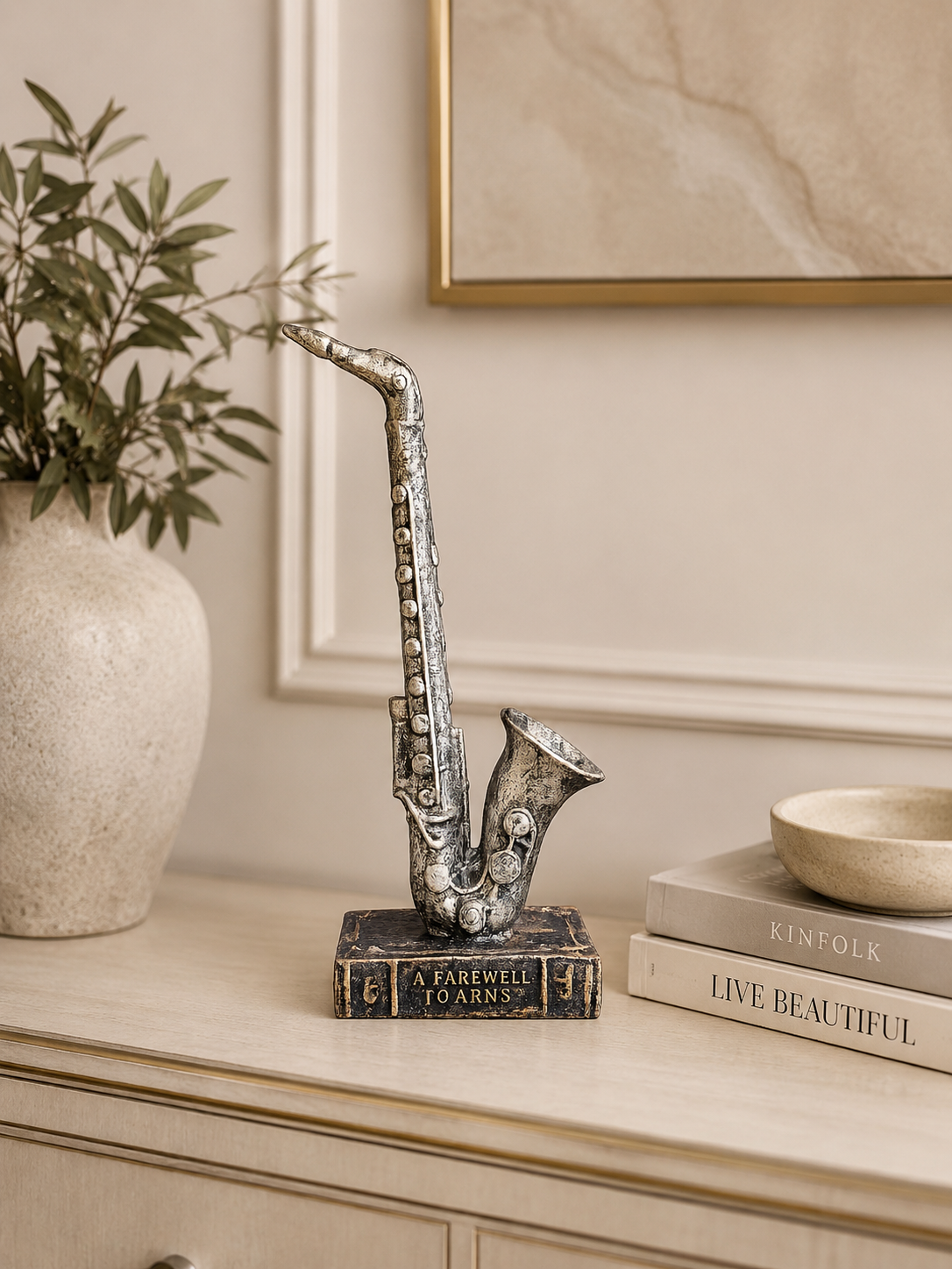 Vintage Saxophone Decorative Sculpture – Resin Music Instrument Shelf Decor